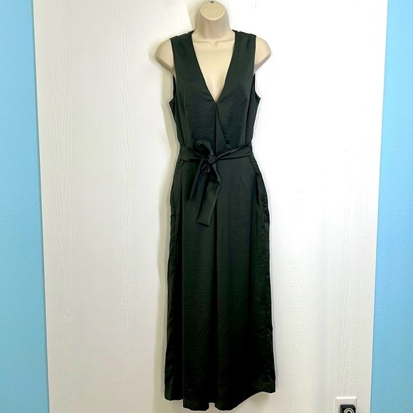 H&M - Dark Khaki Green Ankle Length Sleeveless Jumpsuit 100 % Polyester SZ 6 - Picture 1 of 12